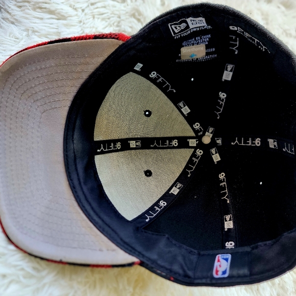 Raptors Flannel Snapback Hat - Picture 4 of 4